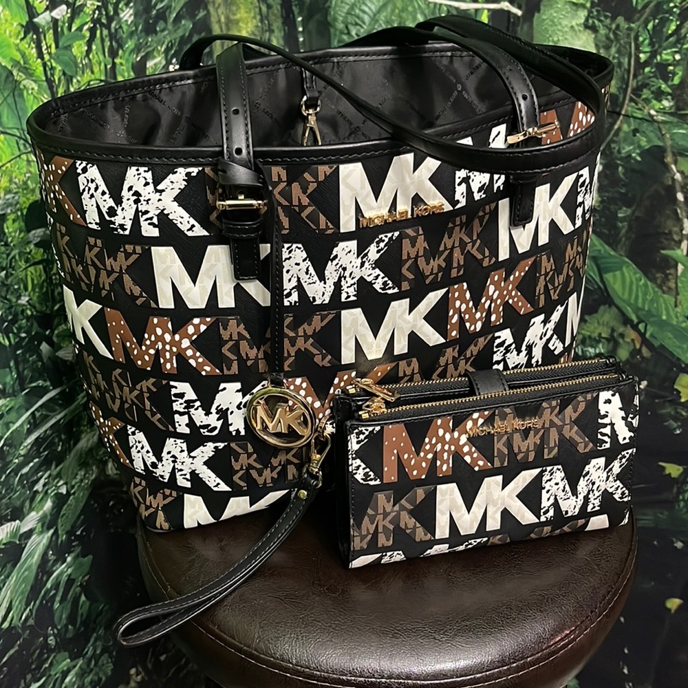 MK JST TOTE & WALLET (GENTLY USED)